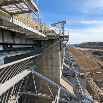 Eight dam spillway radial gates with custom hoists